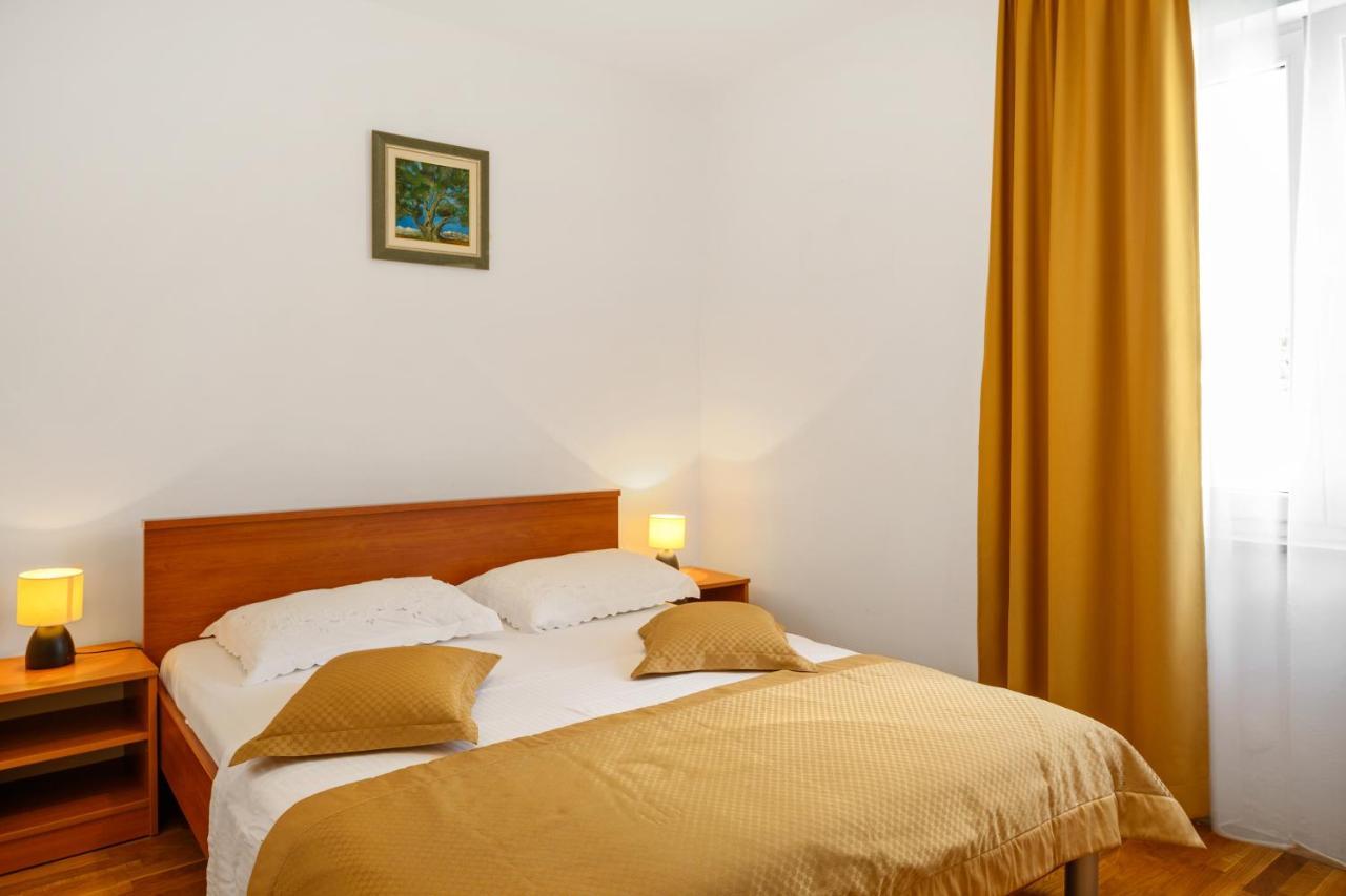 Golden Cape Apartments Bol Dış mekan fotoğraf