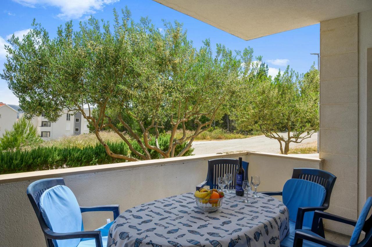 Golden Cape Apartments Bol Dış mekan fotoğraf